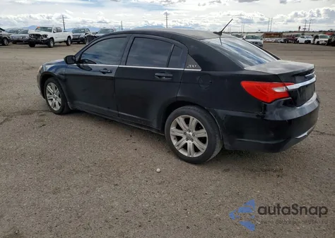 2013 Chrysler 200 Lx z USA, uszkodzony, nr VIN 1C3CCBAB3DN670235